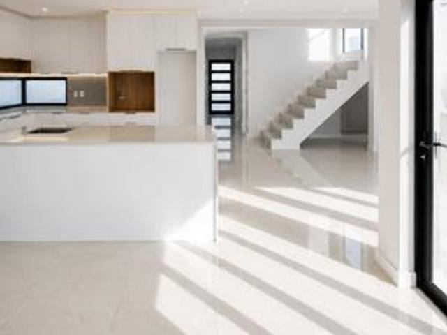 5 Bedroom House in Sandown