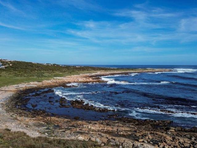 5 Bedroom House in Sandbaai
