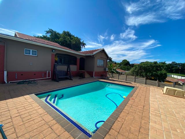 5 Bedroom House in Sea View