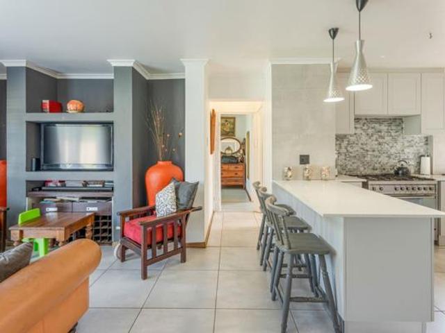 5 Bedroom House in Seaview