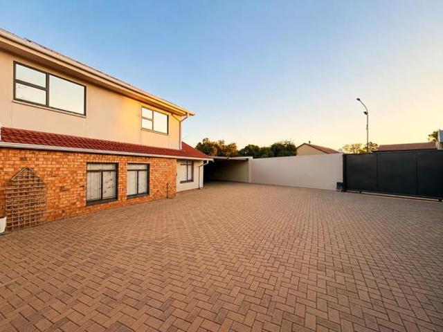 5 Bedroom House in Secunda