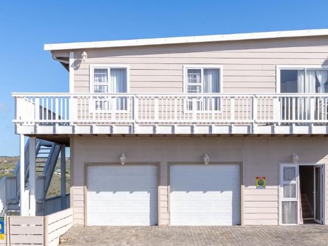 5 Bedroom House in Seemeeu Park