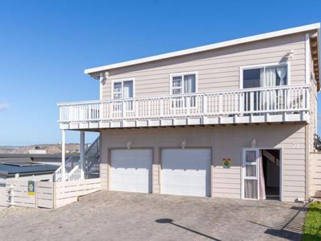 5 Bedroom House in Seemeeu Park
