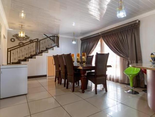 5 Bedroom House in Serala View