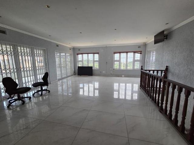 5 Bedroom House in Shallcross