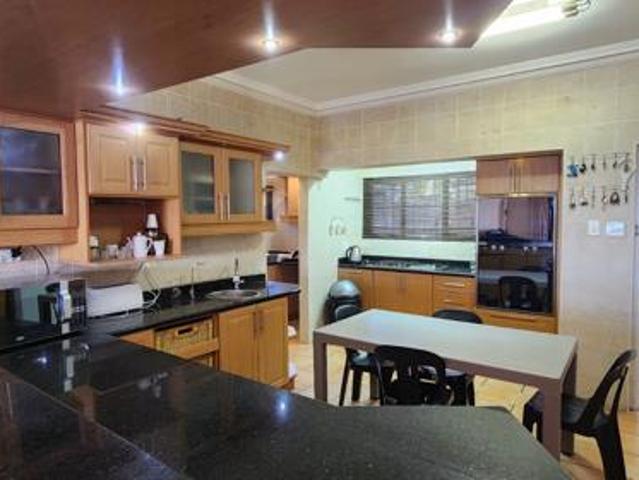 5 Bedroom House in Shelly Beach