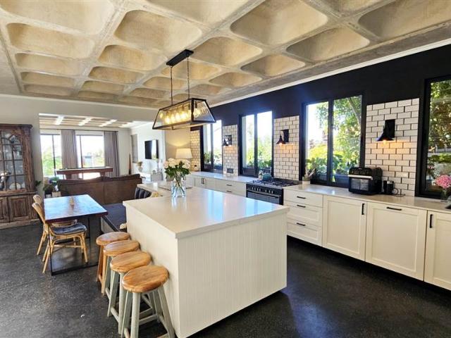 5 Bedroom House in Shelly Beach