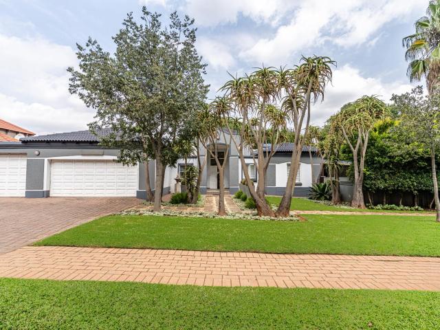 5 Bedroom House in Silver Lakes Golf Estate