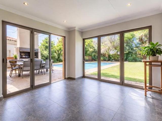 5 Bedroom House in Silver Lakes Golf Estate