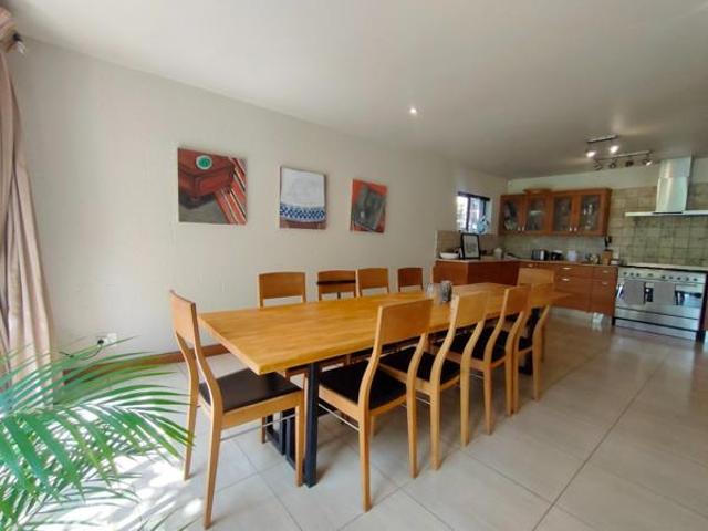 5 Bedroom House in Silver Lakes Golf Estate