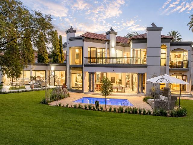 5 Bedroom House in Silver Lakes Golf Estate