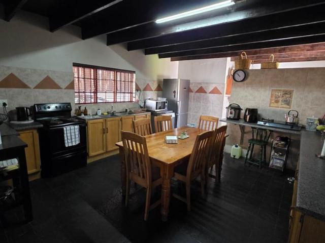 5 Bedroom House in Sinoville