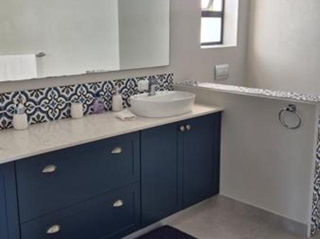 5 Bedroom House in St Francis Bay Village