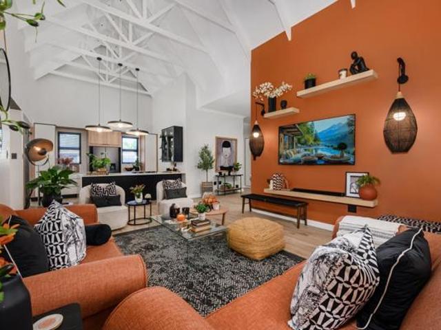 5 Bedroom House in St Francis Bay Village
