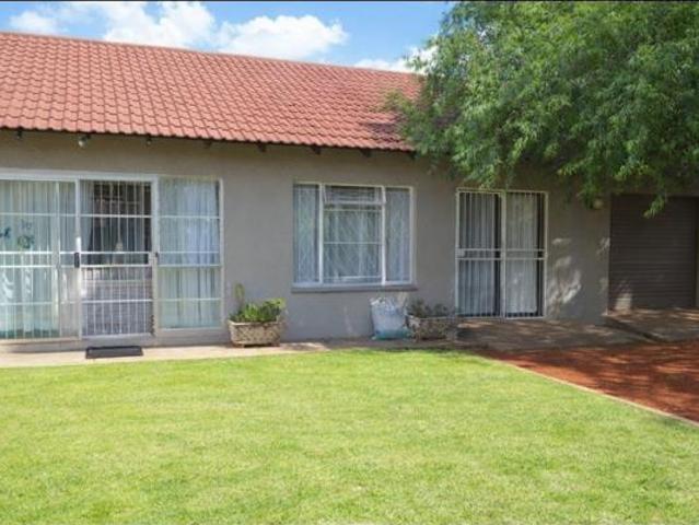 5 Bedroom House in Stilfontein