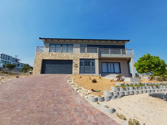 5 Bedroom House in Still Bay East