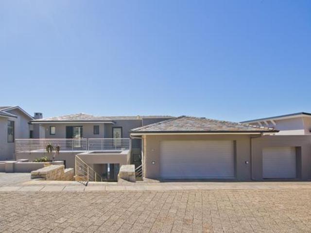 5 Bedroom House in Stonehurst Mountain Estate