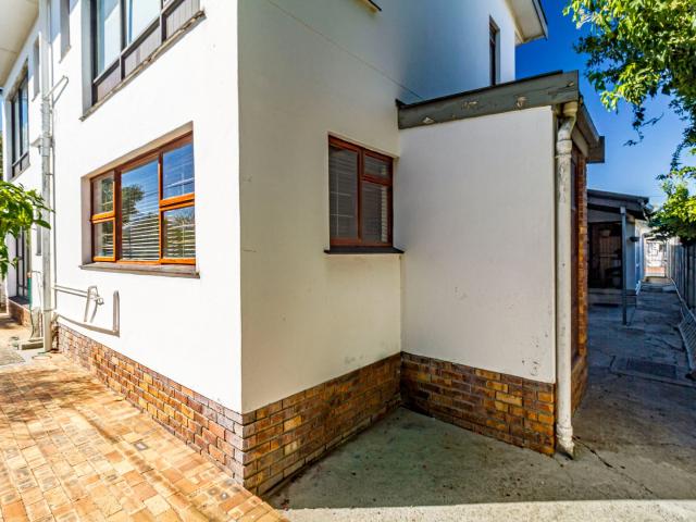 5 Bedroom House in Strand North