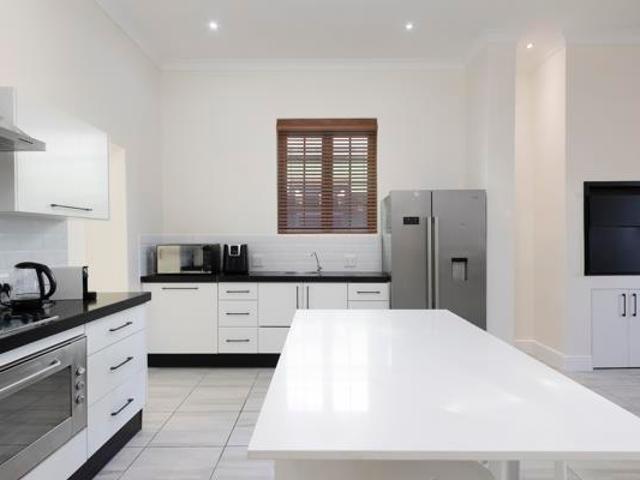 5 Bedroom House in Strand Central