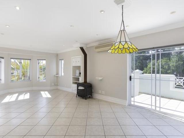 5 Bedroom House in Strand Central