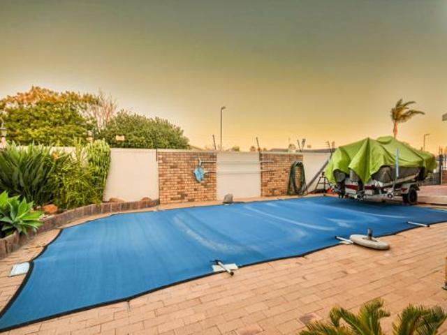 5 Bedroom House in Strand Central