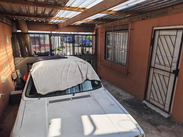 5 Bedroom House in Strand Central