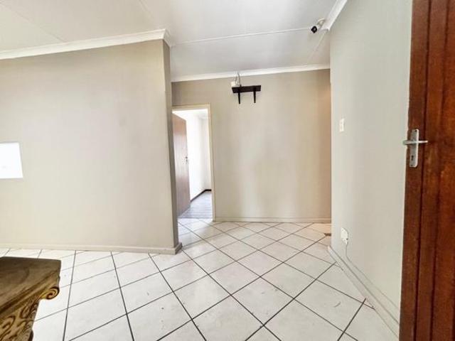 5 Bedroom House in Suidheuwel