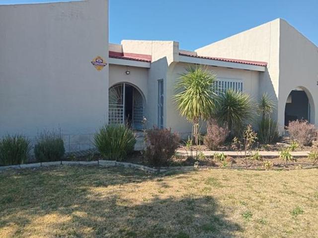 5 Bedroom House in Suidrand