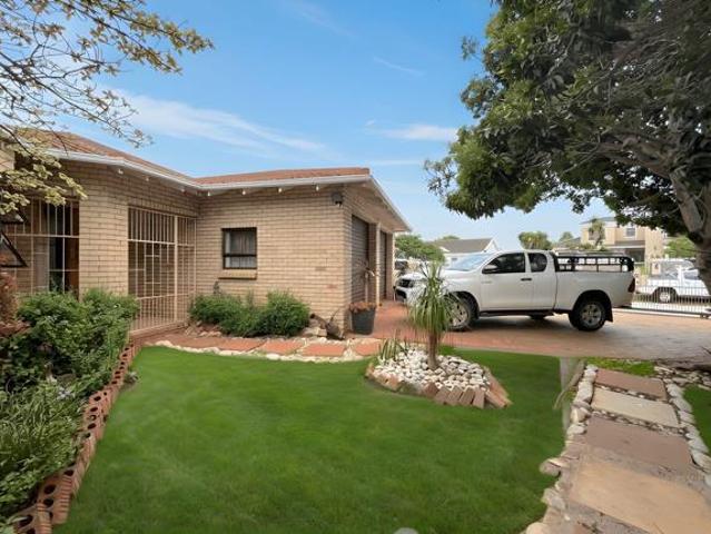 5 Bedroom House in Summerstrand