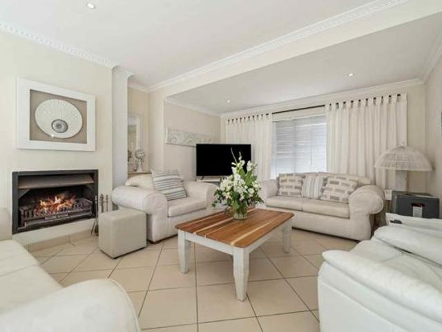 5 Bedroom House in Sunset Links