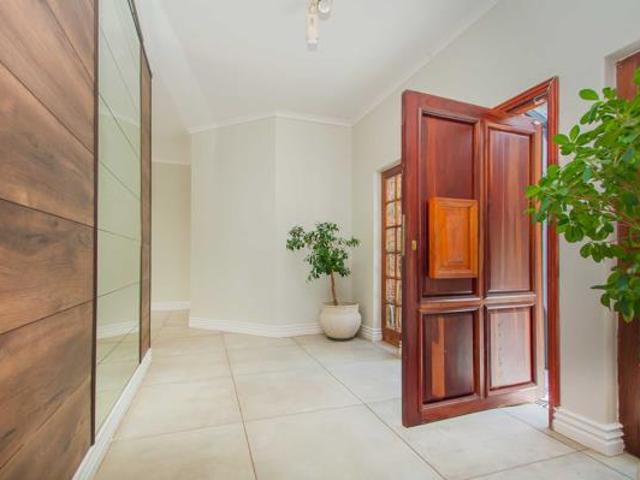 5 Bedroom House in Poortview