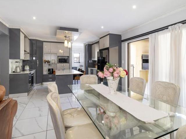 5 Bedroom House in Port D Afrique