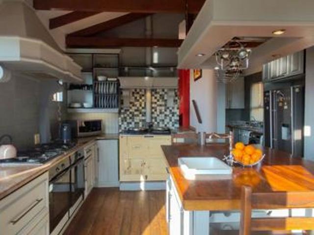 5 Bedroom House in Port D Afrique