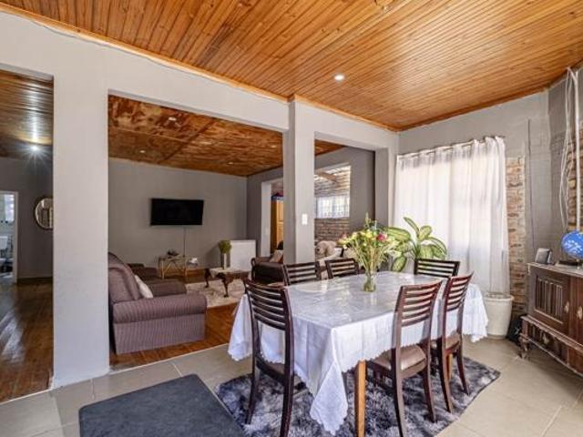 5 Bedroom House in Port Elizabeth Central