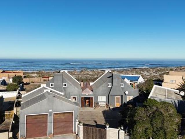 5 Bedroom House in Port Nolloth