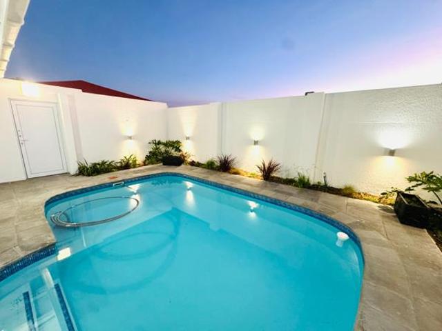 5 Bedroom House in Port Owen