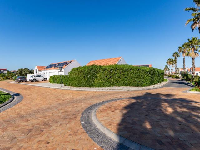 5 Bedroom House in Port Owen