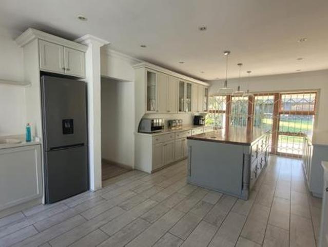 5 Bedroom House in Paulshof