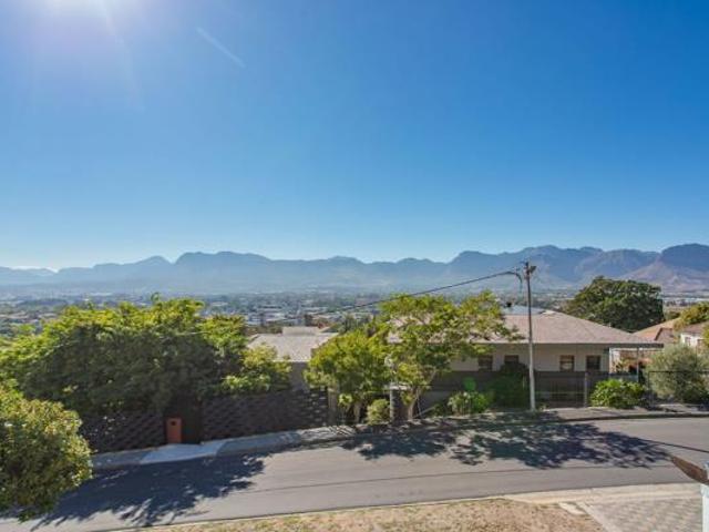5 Bedroom House in Paarl Central