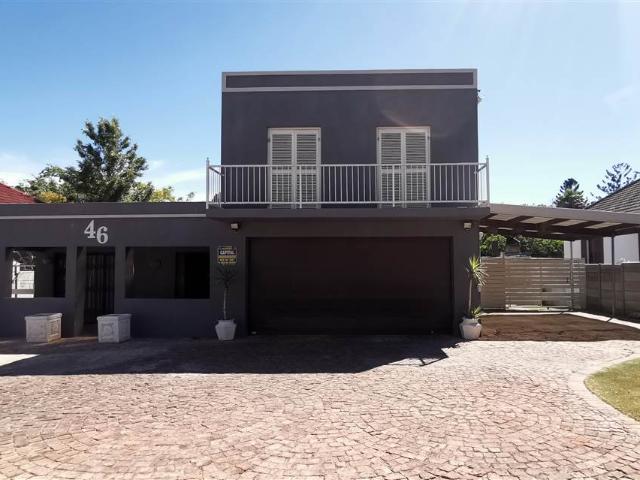 5 Bedroom House in Paglande