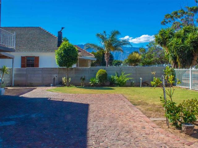 5 Bedroom House in Paglande