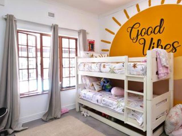 5 Bedroom House in Panorama