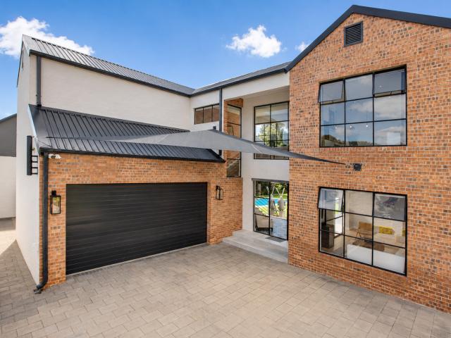 5 Bedroom House in Parktown North