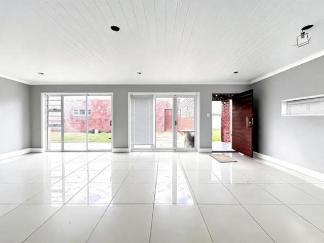 5 Bedroom House in Parsons Ridge