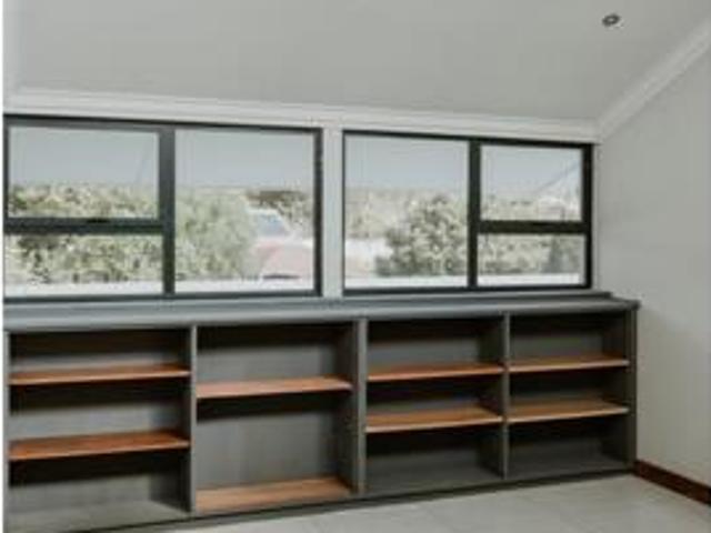 5 Bedroom House in Parys