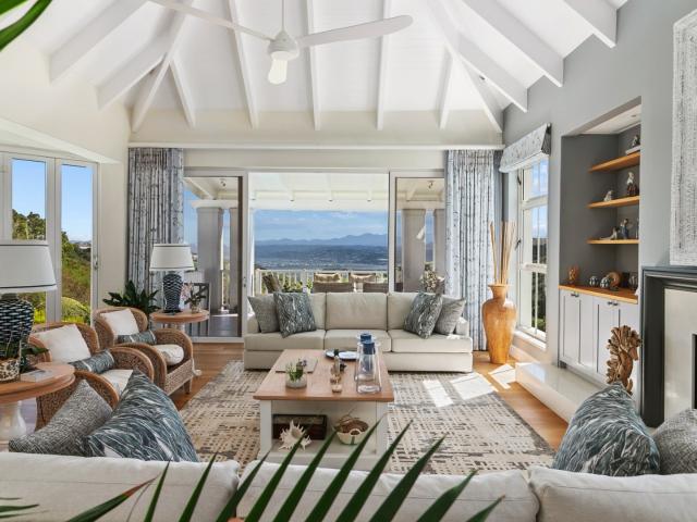 5 Bedroom House in Pezula Golf Estate