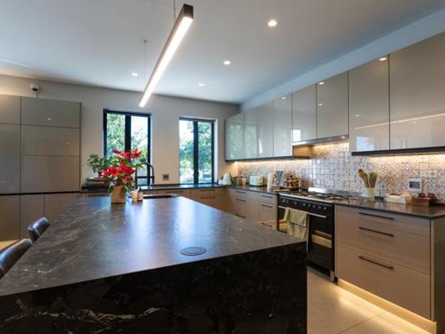 5 Bedroom House in Pearl Valley Golf & Country Estate