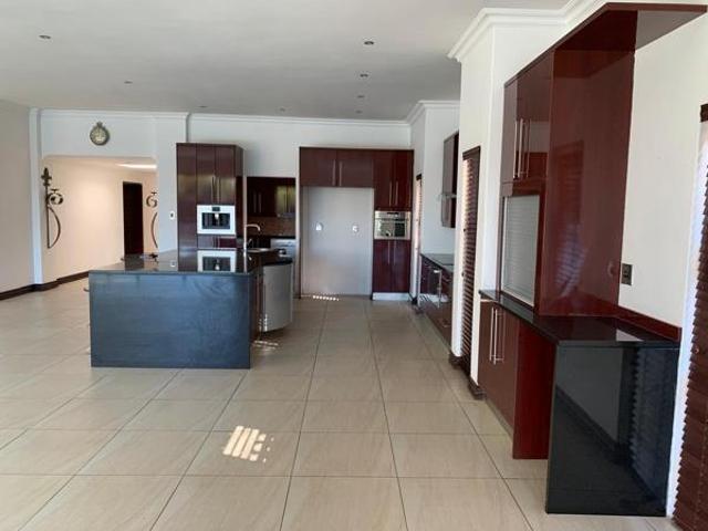 5 Bedroom House in Pecanwood