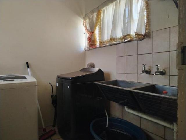 5 Bedroom House in Penina Park