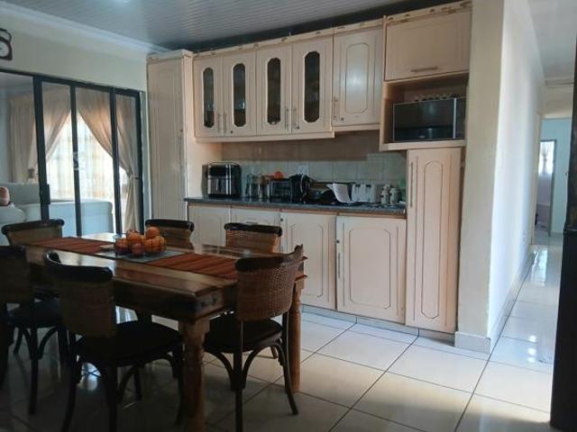 5 Bedroom House in Phola